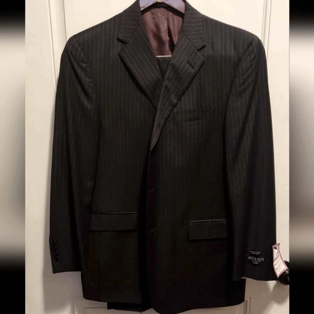 Austin Reed Suit Set. Light pin Stripe. Size 44, pants 36. Originally $750
